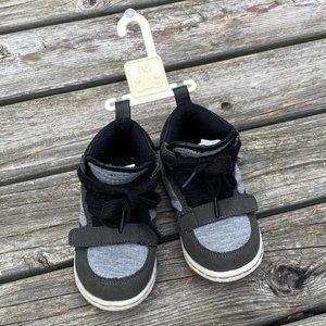 babyGap Sneakers Booties for Toddler (Size 6)